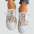 Light women's low shoes with lace and floral embroidery