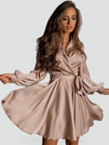Robe en satin à manches longues avec volants pour femmes