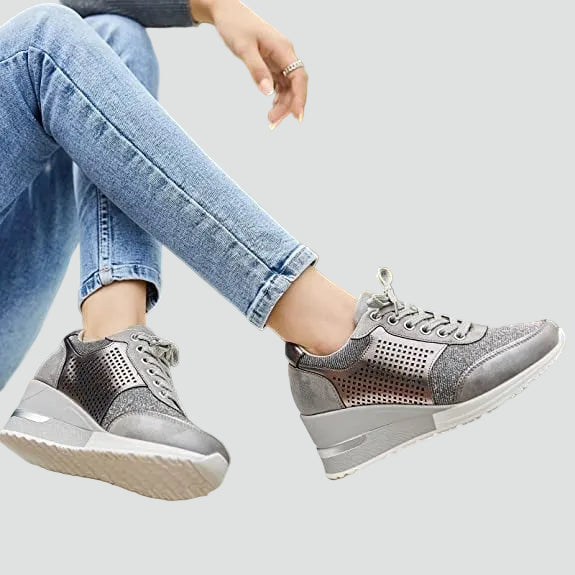 Light wedge sneakers with breathable mesh