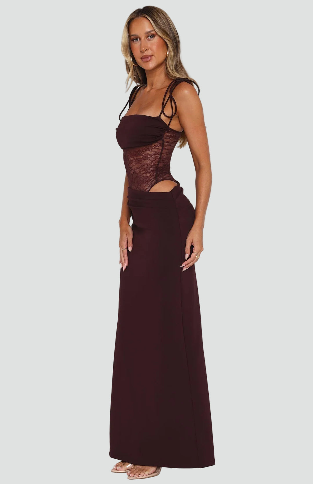 Elegancka sukienka maxi wieczorowa na imprezę z koronką dopasowana