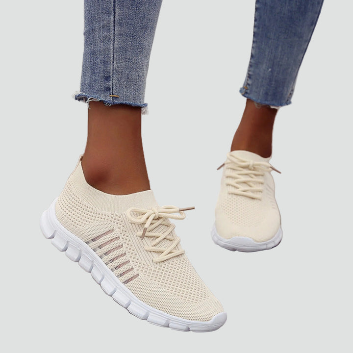 Women's lightweight mesh walking sneakers
