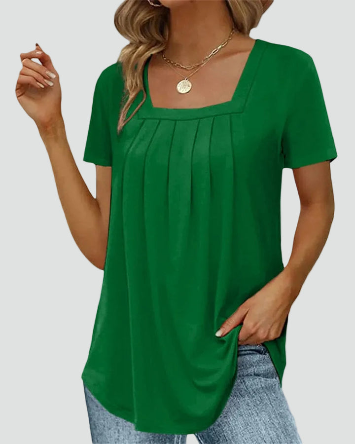 Loose women's blouse with square neckline and short sleeves