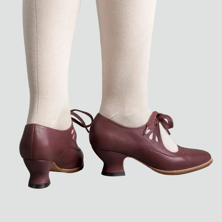 Elegant retro pumps with lacing and openwork cutout