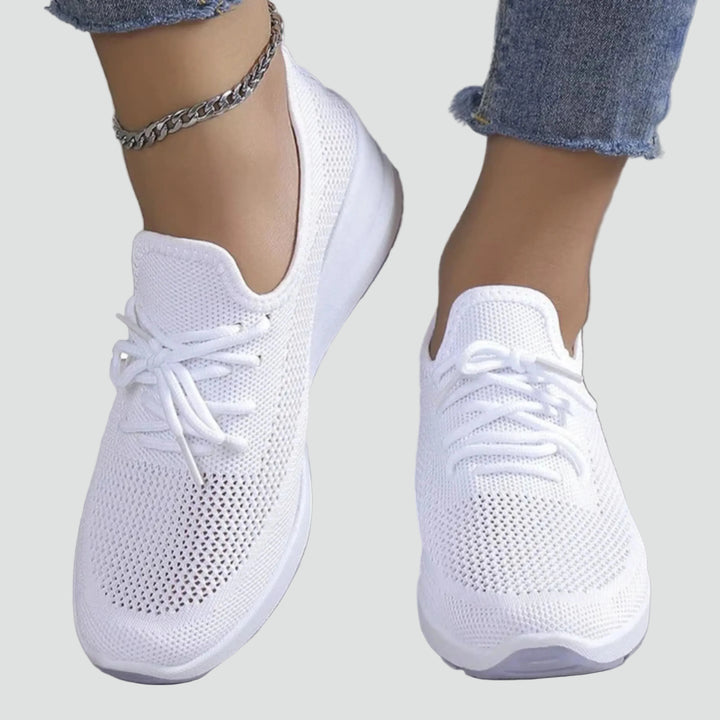 Light wedge sneakers made of mesh for walking
