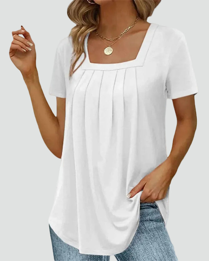 Loose women's blouse with square neckline and short sleeves