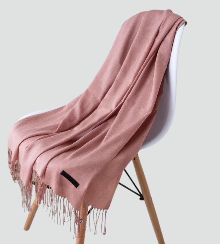 Miękki szal damski z frędzlami na jesień i zimę