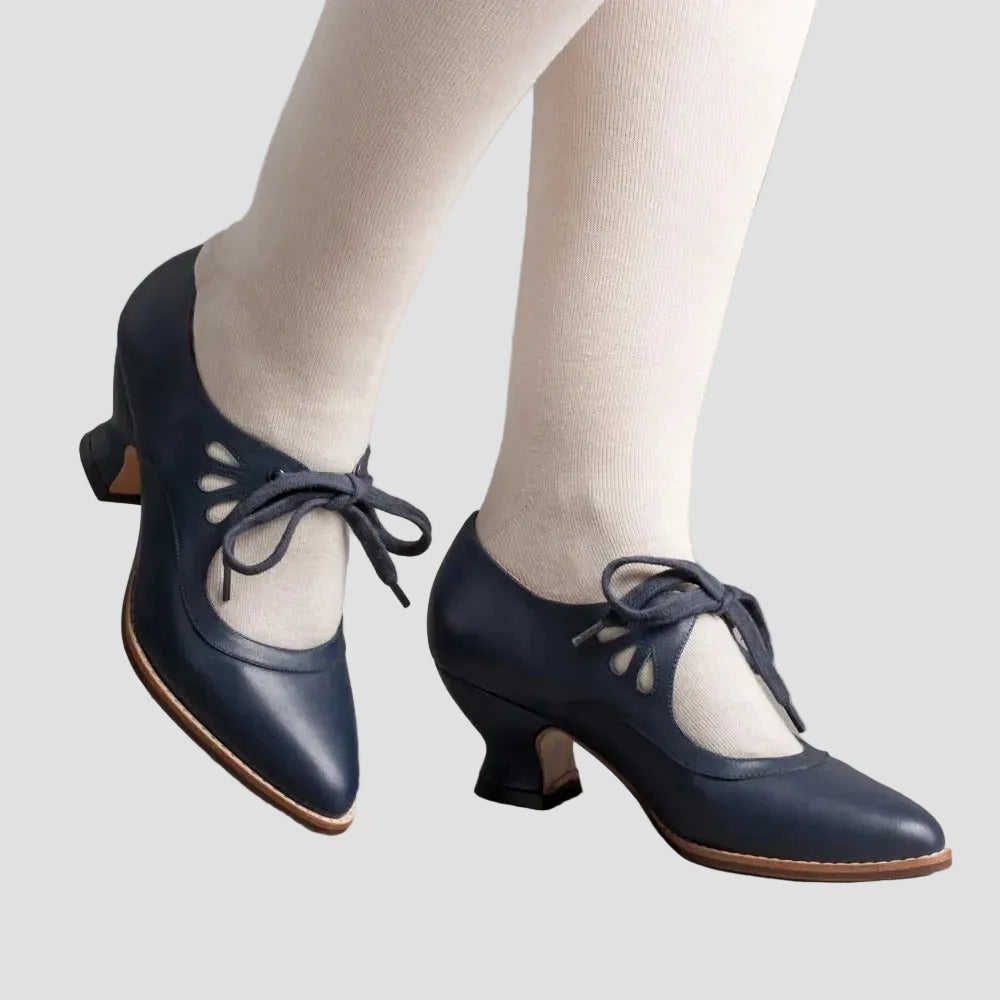 Elegant retro pumps with lacing and openwork cutout