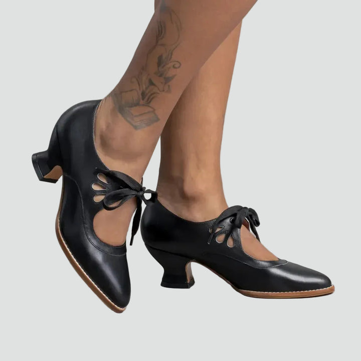 Elegant retro pumps with lacing and openwork cutout