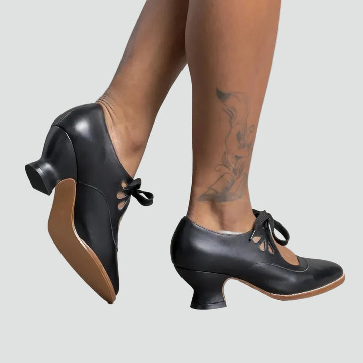 Elegant retro pumps with lacing and openwork cutout