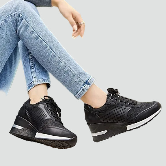 Light wedge sneakers with breathable mesh