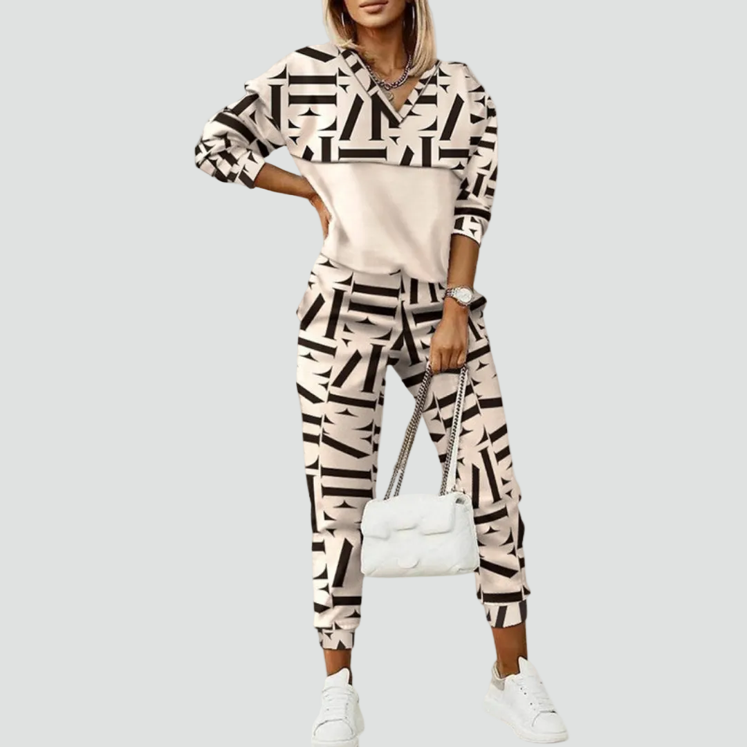 Dresowy damski komplet oversize z bluzą z kapturem i joggerami