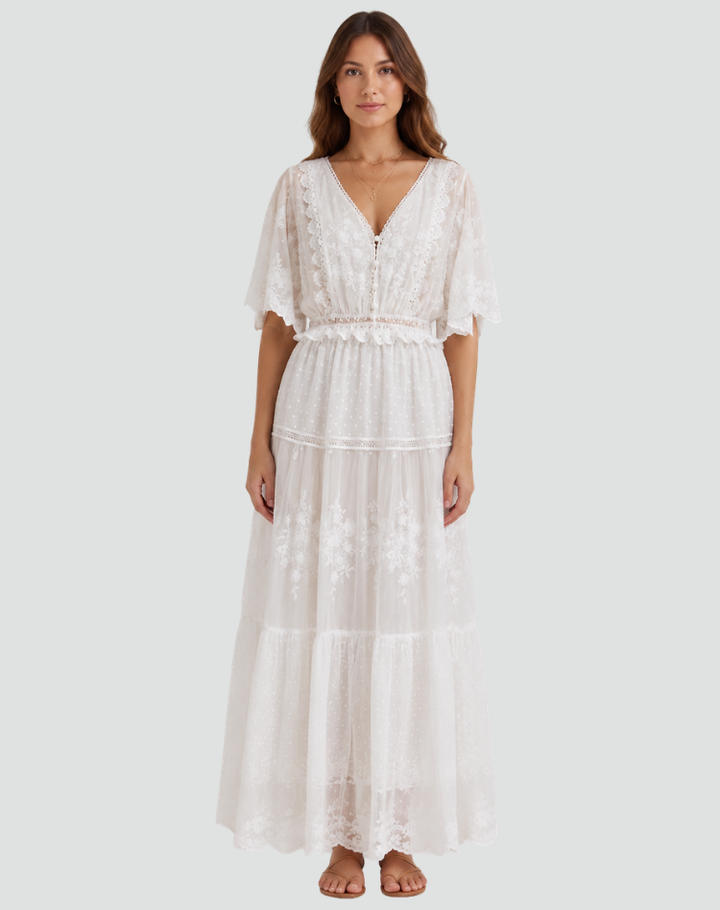Boho women's dress with lace and buttons, perfect for summer