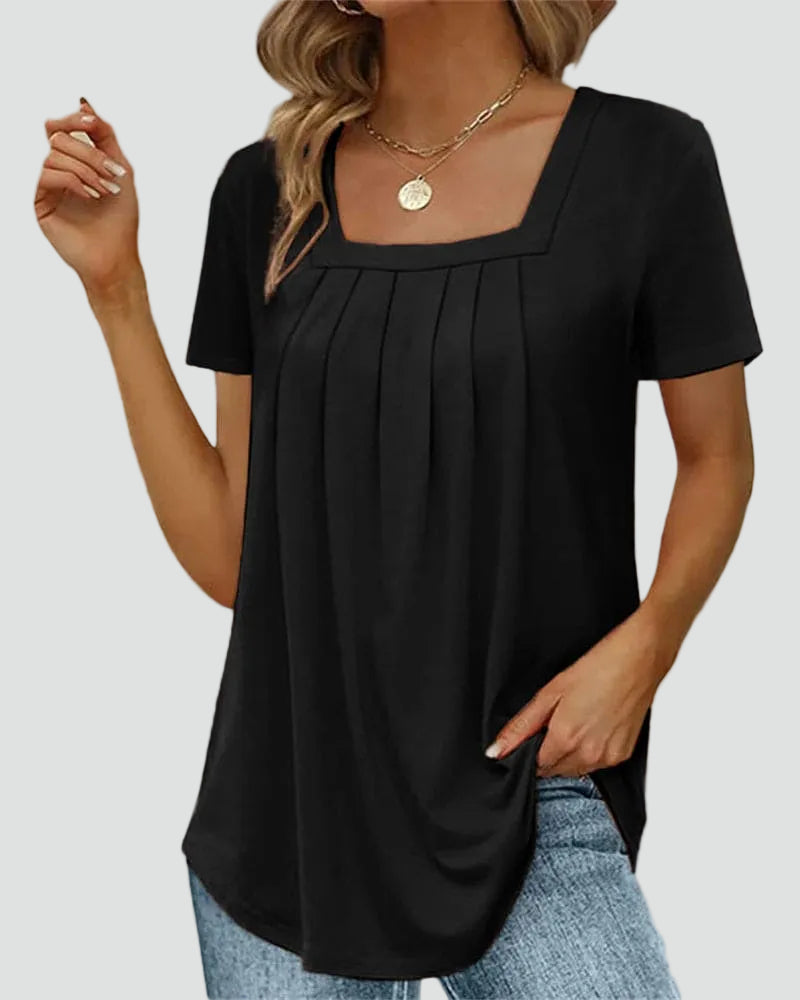 Loose women's blouse with square neckline and short sleeves