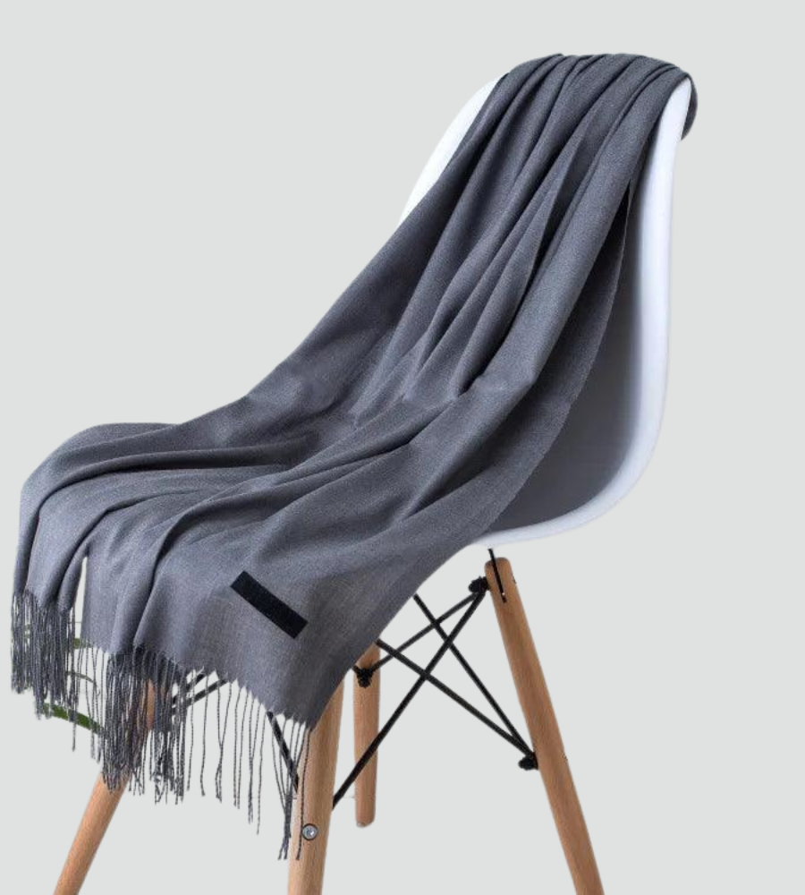 Miękki szal damski z frędzlami na jesień i zimę