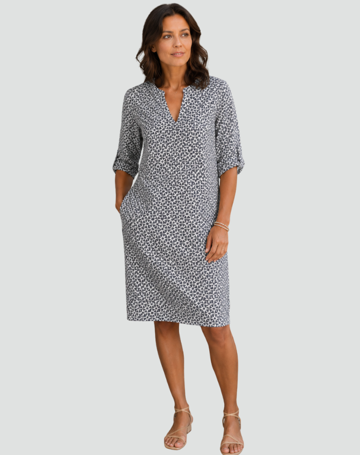 Summer mini party dress with geometric pattern and 3/4 sleeve