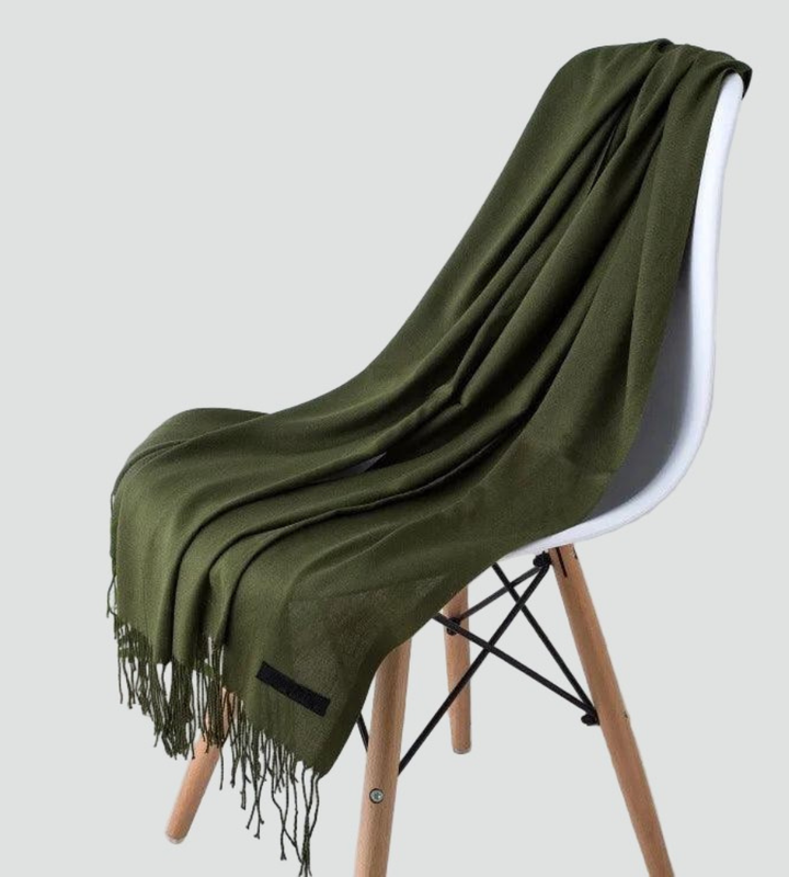 Miękki szal damski z frędzlami na jesień i zimę