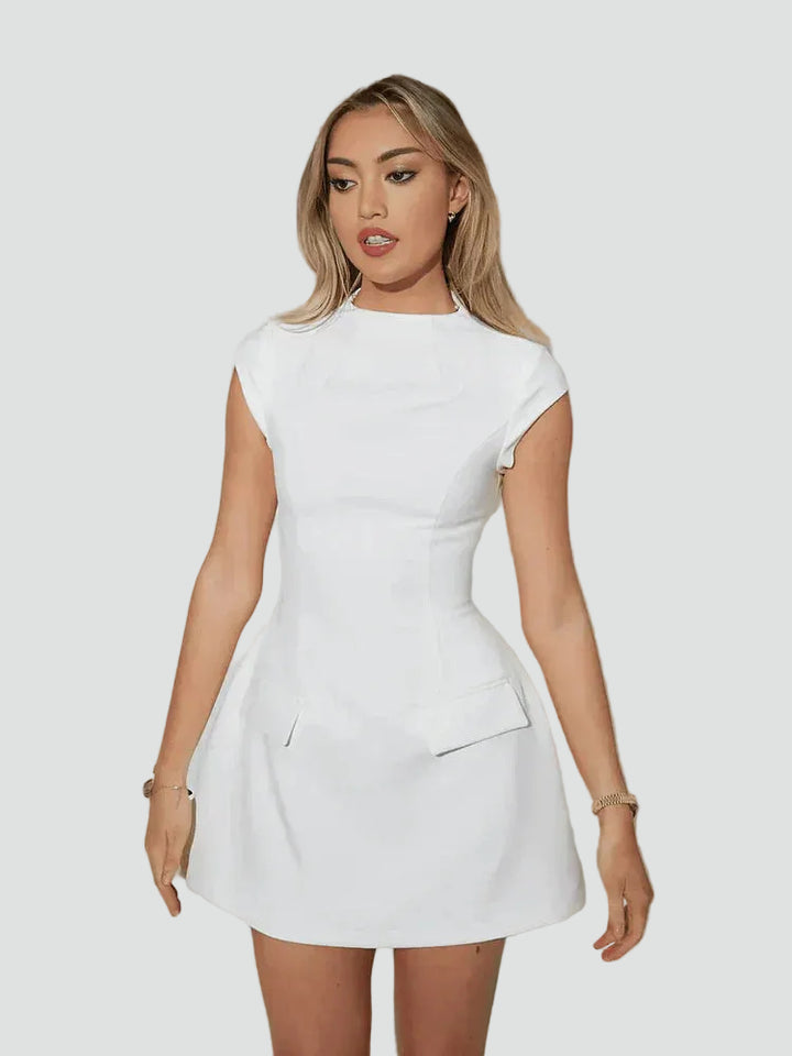 Mini sukienka imprezowa dopasowana z krótkim rękawem