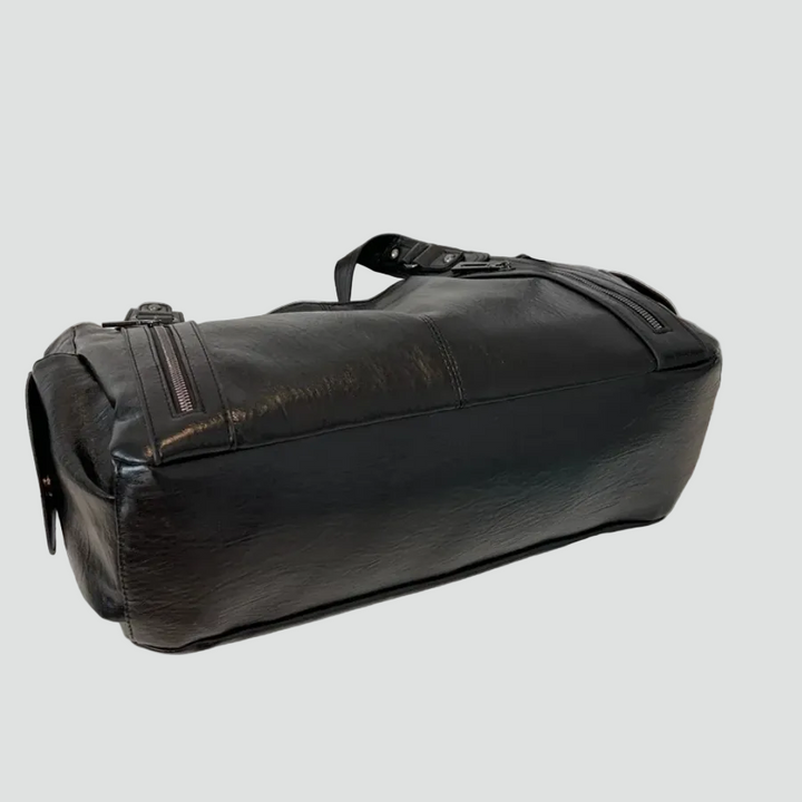 Women's spacious shoulder bag with leather look