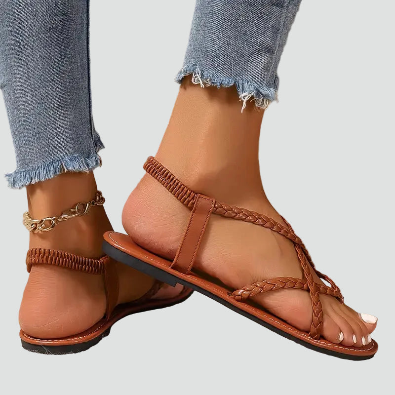 Sandales plates tressées pour femme avec bride à la cheville pour l'été