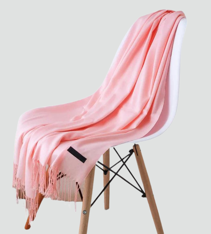 Miękki szal damski z frędzlami na jesień i zimę