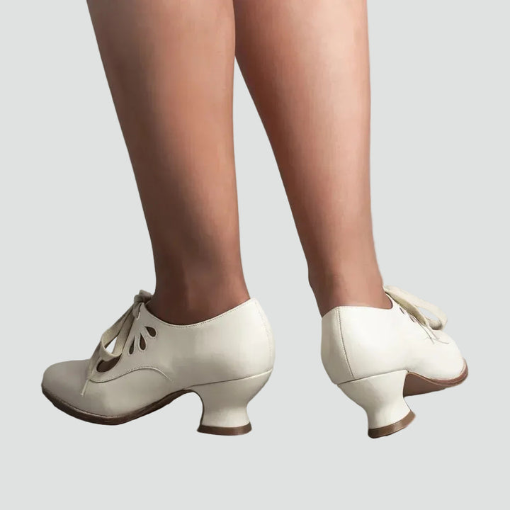Elegant retro pumps with lacing and openwork cutout