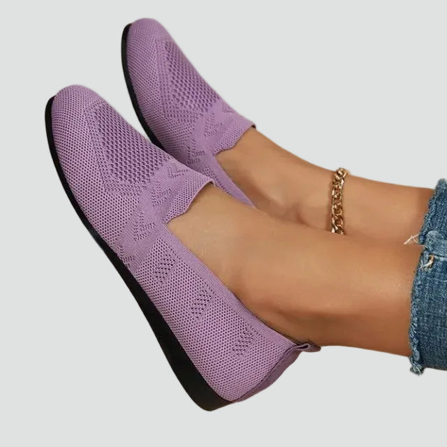 Light slip-on shoes with breathable mesh