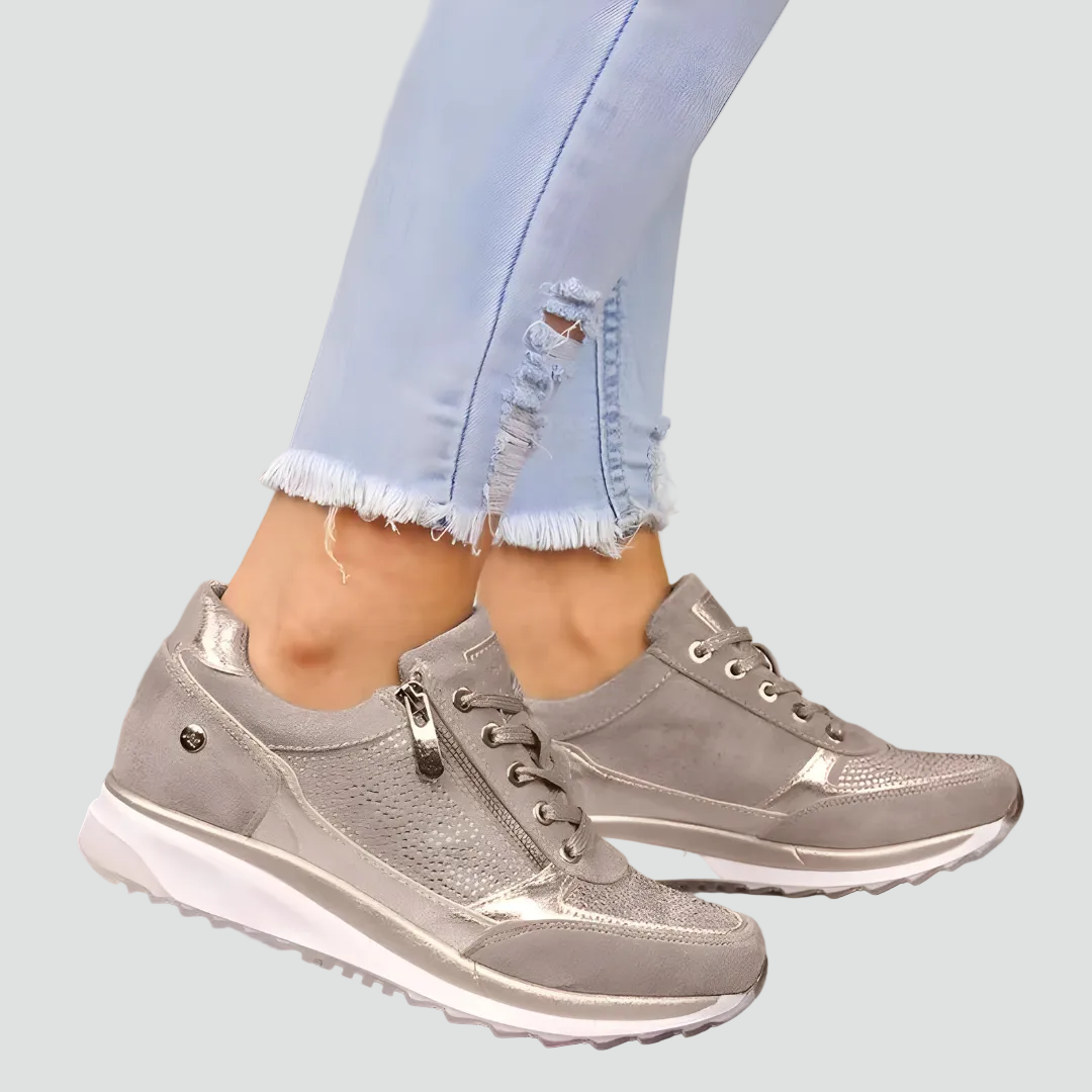 Damskie sneakersy na podwyższonej podeszwie z zamkiem bocznym i perforacją