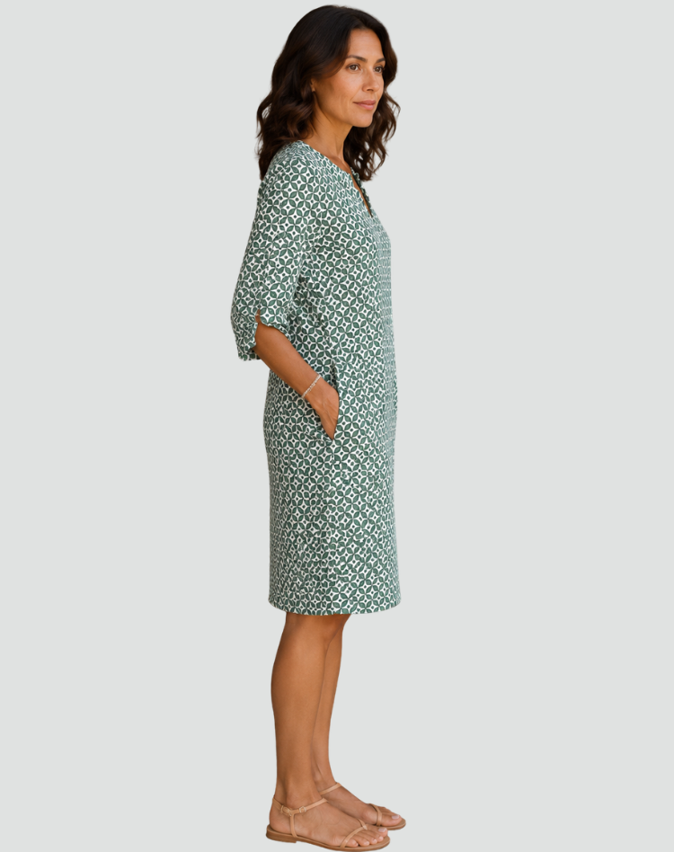 Summer mini party dress with geometric pattern and 3/4 sleeve