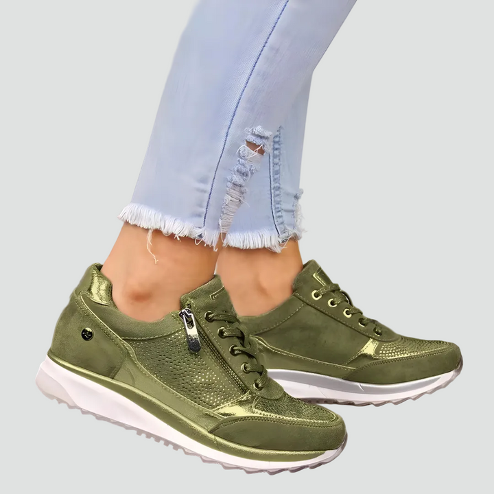 Damskie sneakersy na podwyższonej podeszwie z zamkiem bocznym i perforacją