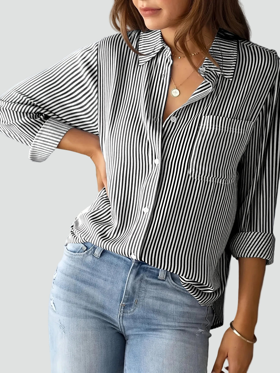 Women's oversized striped shirt with pocket for everyday wear