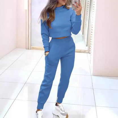 Komplet dresowy damski z krótkim swetrem i spodniami jogger