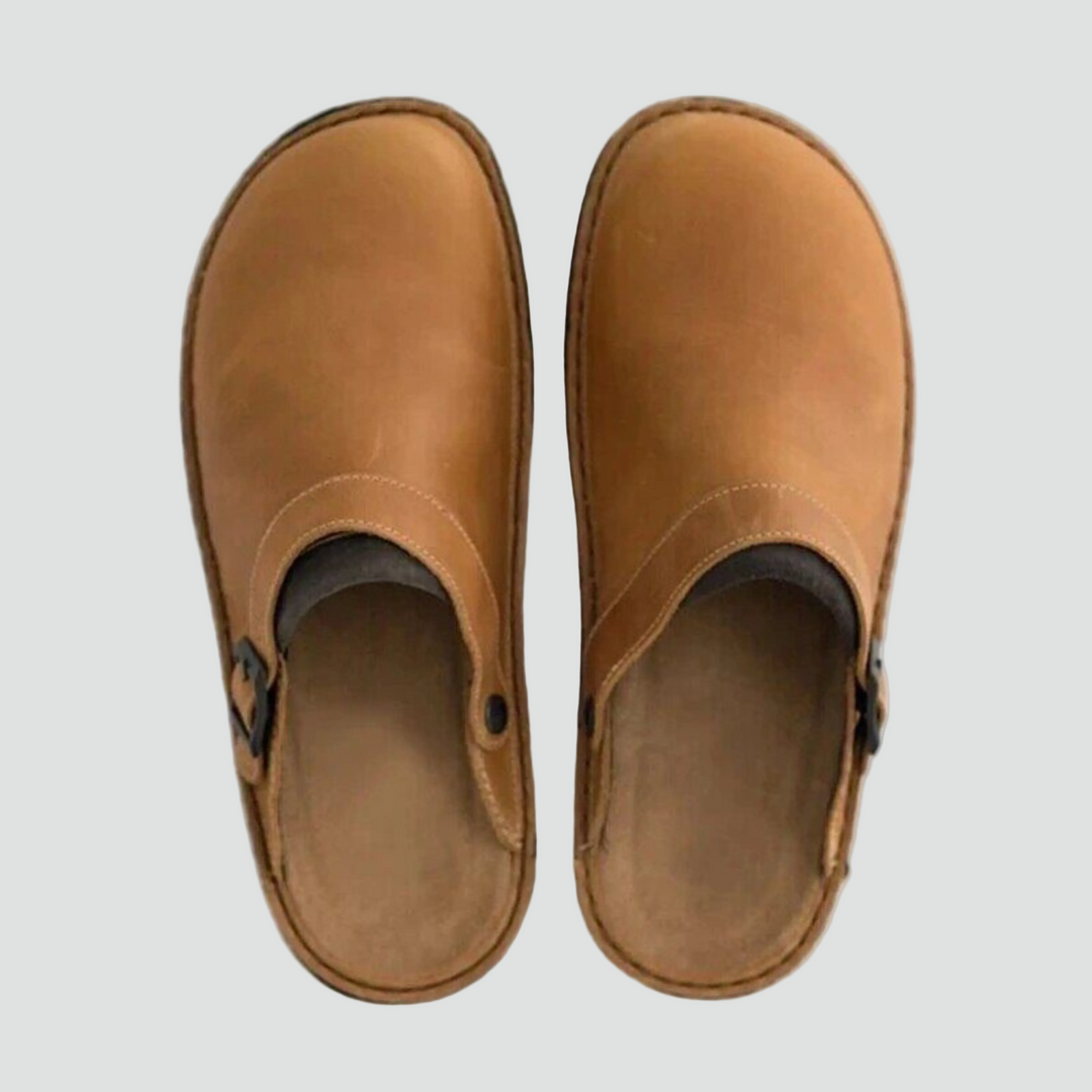 Leather clogs with buckle and closed toe for women
