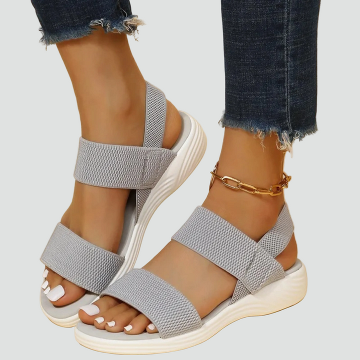 Light sandals with elastic orthopedic straps