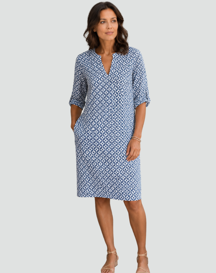 Summer mini party dress with geometric pattern and 3/4 sleeve