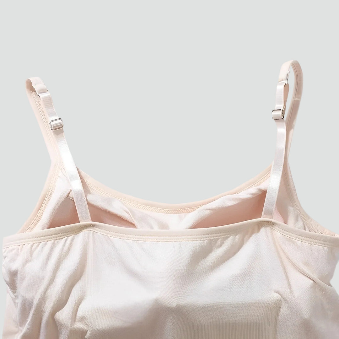 Wygodna damska bluzka na ramiączkach z wbudowanym biustonoszem