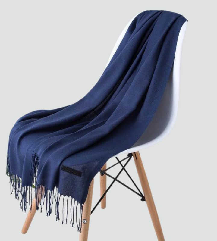 Miękki szal damski z frędzlami na jesień i zimę