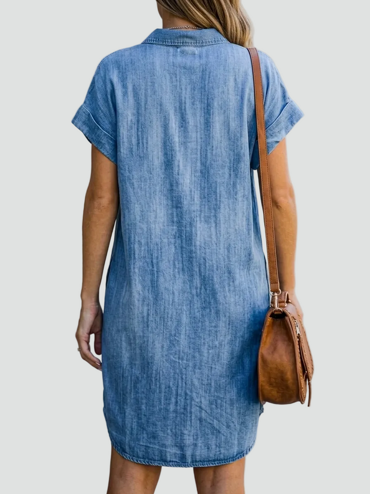 Trendy women's midi denim dress with buttons