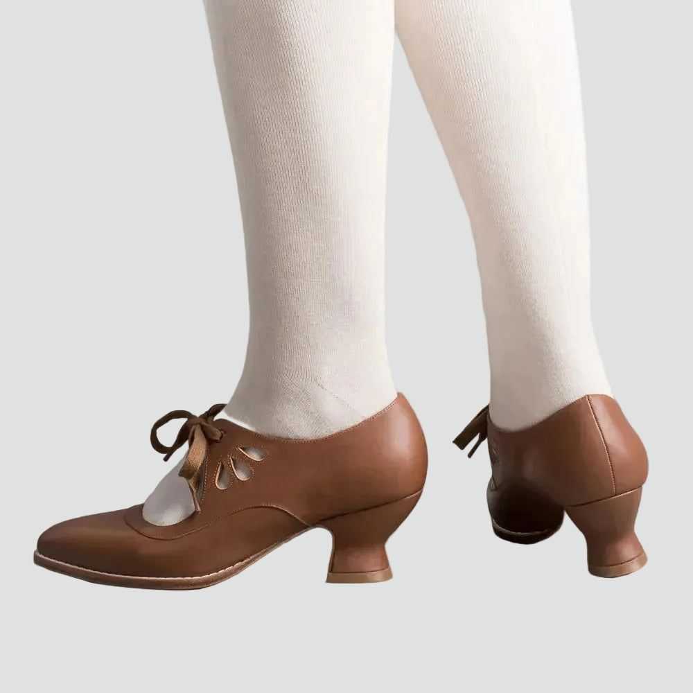 Elegant retro pumps with lacing and openwork cutout