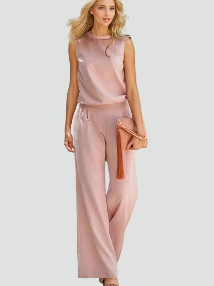 Summer sleeveless jumpsuit with wide legs