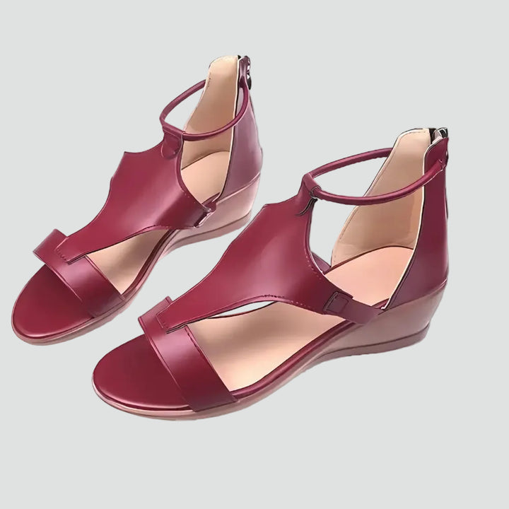 Women's wedge sandals with closed uppers and open toes