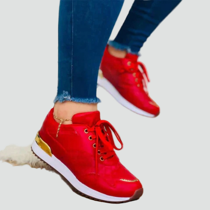 Quilted wedge sneakers with a gold detail