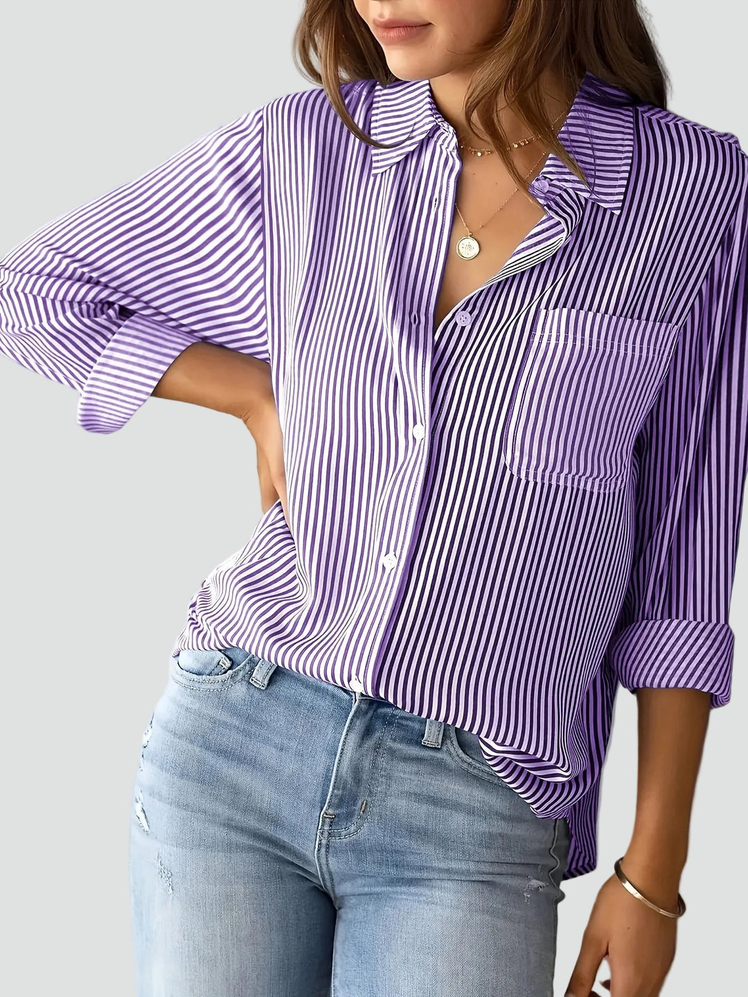 Women's oversized striped shirt with pocket for everyday wear
