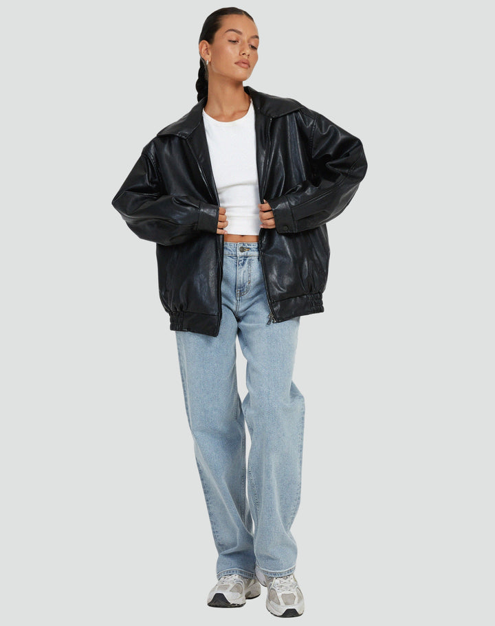 Oversize damska kurtka z ekoskóry zapinana na zamek