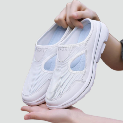Slip-on sports shoes with mesh and open heel