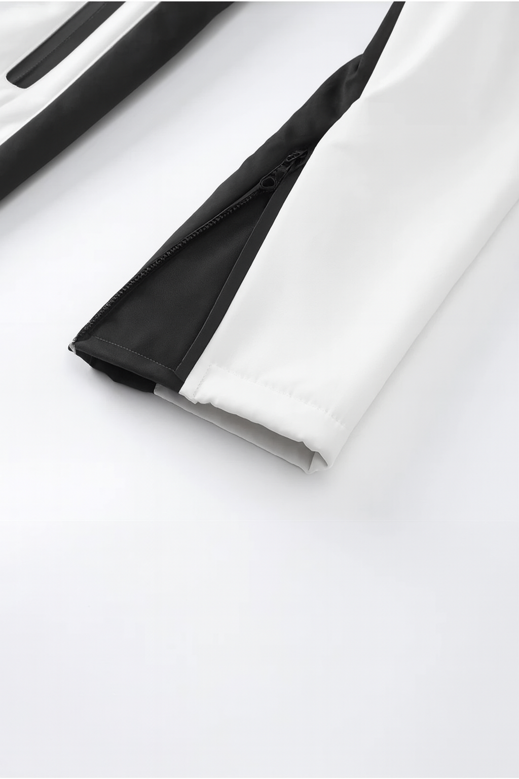 Stylowy damski kombinezon narciarski z wodoodpornym wykończeniem