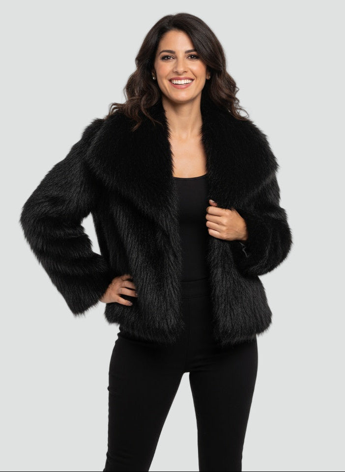 Elegancka krótka zimowa kurtka damska ze sztucznego futra