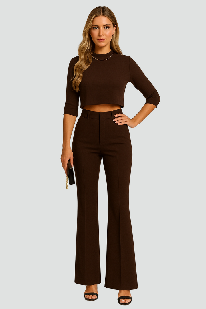 Damski komplet z krótkim topem i szerokimi spodniami z wysokim stanem
