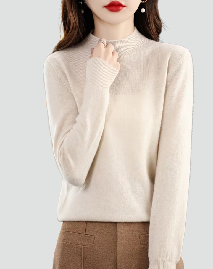 Women's loose cashmere sweater made of soft wool