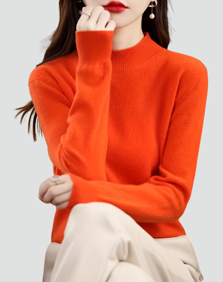 Women's loose cashmere sweater made of soft wool