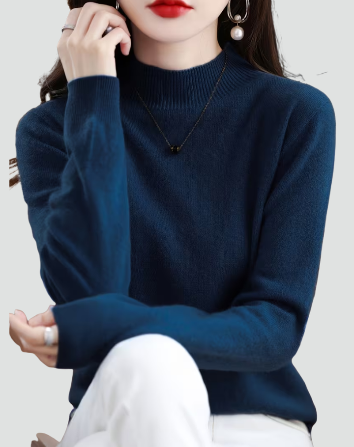 Women's loose cashmere sweater made of soft wool